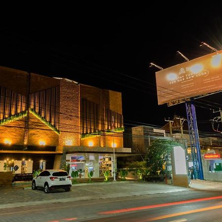 Berry Biz Hotel Sunset Road Seminyak Zewnętrze zdjęcie