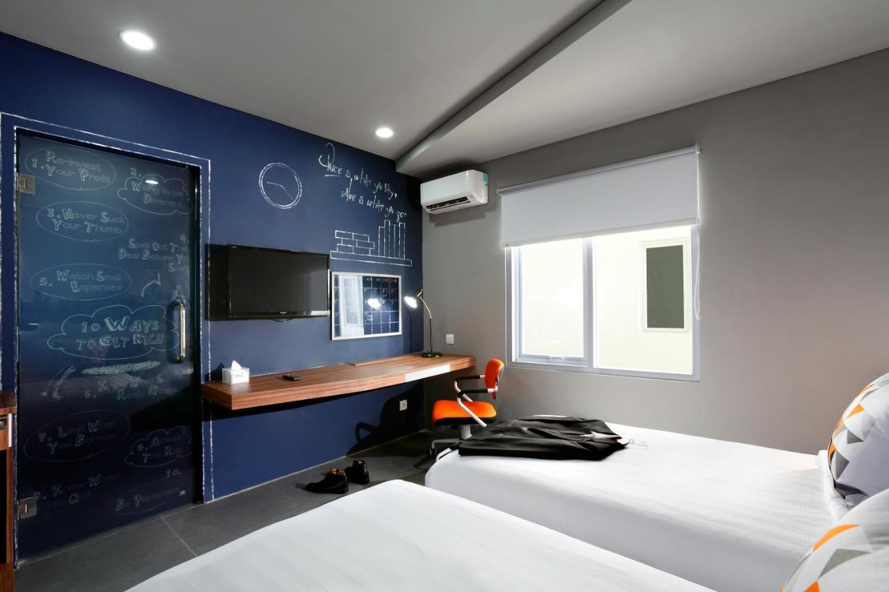 Berry Biz Hotel Sunset Road Seminyak Zewnętrze zdjęcie