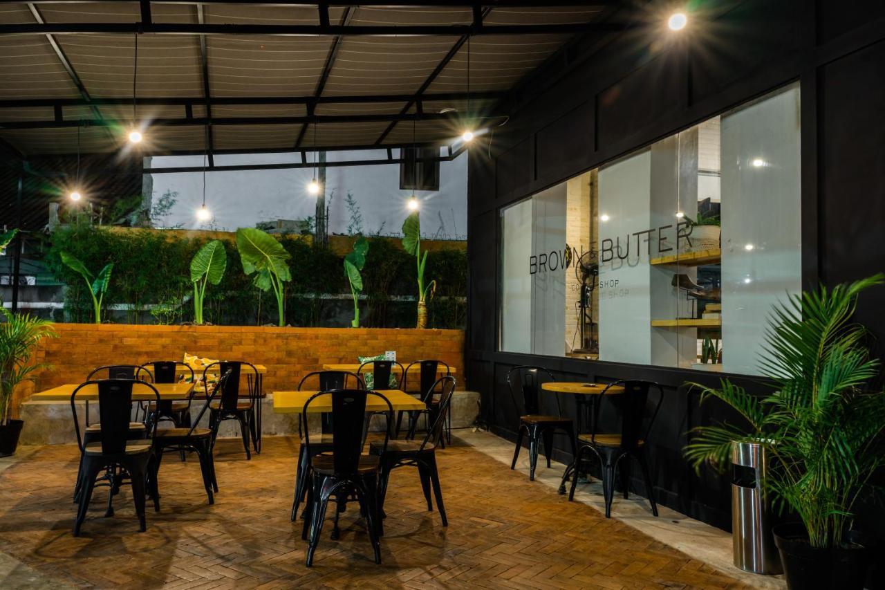 Berry Biz Hotel Sunset Road Seminyak Zewnętrze zdjęcie