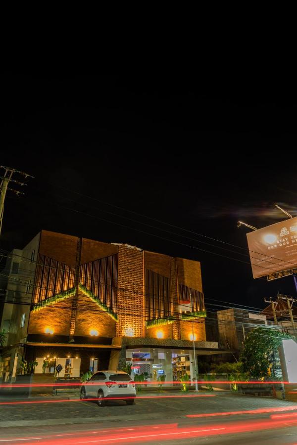 Berry Biz Hotel Sunset Road Seminyak Zewnętrze zdjęcie