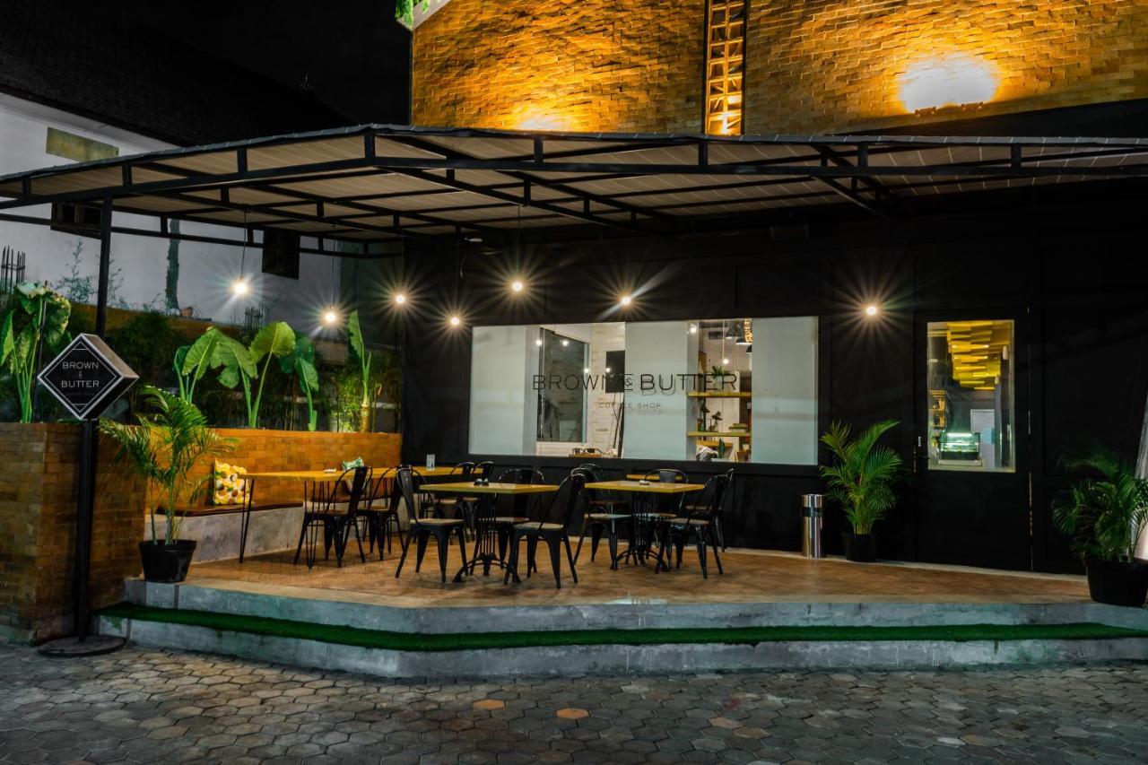 Berry Biz Hotel Sunset Road Seminyak Zewnętrze zdjęcie