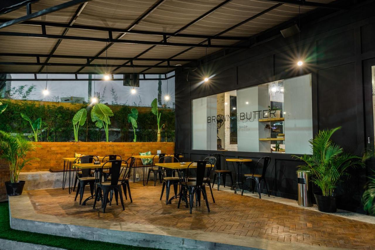 Berry Biz Hotel Sunset Road Seminyak Zewnętrze zdjęcie