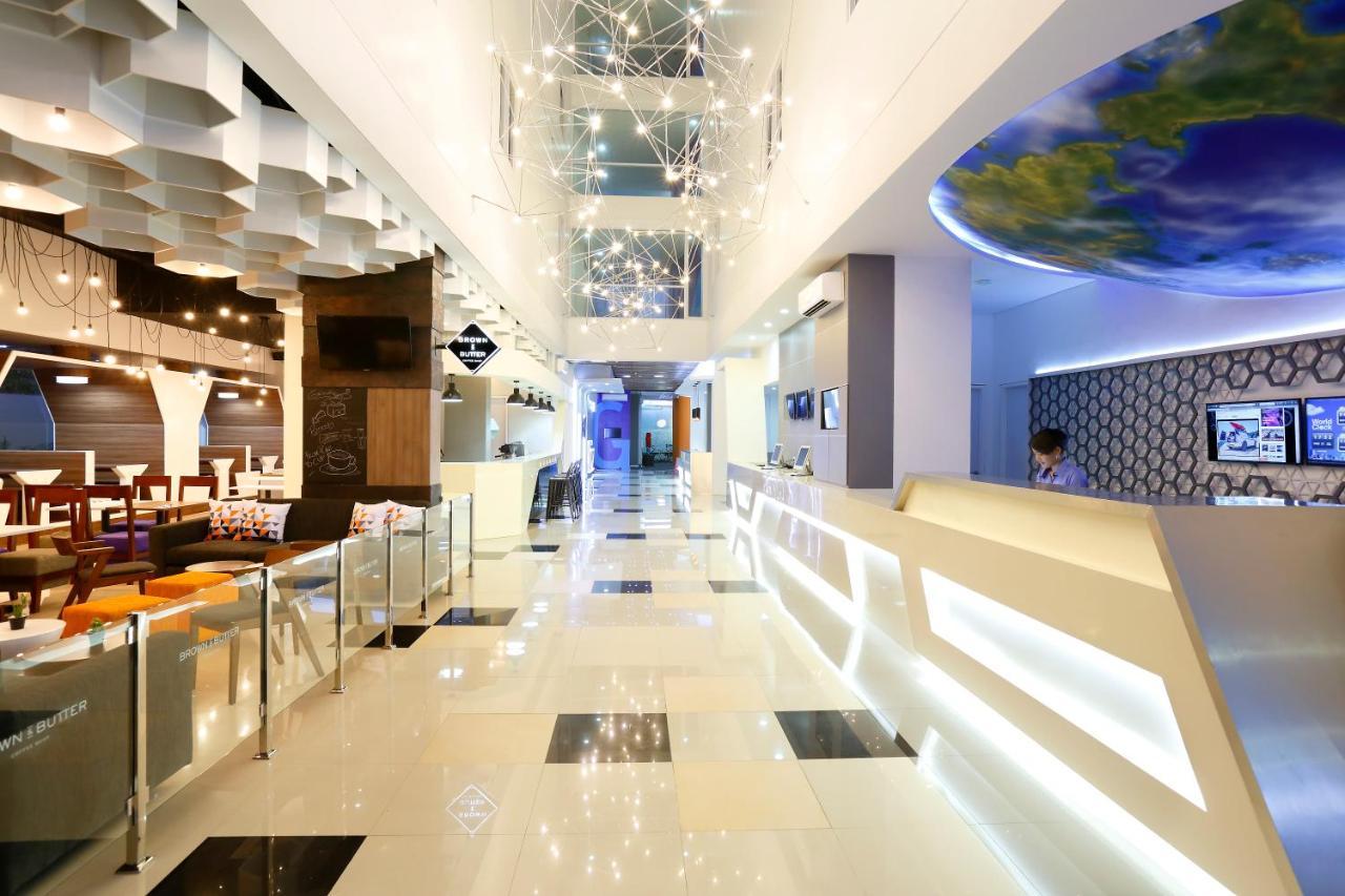 Berry Biz Hotel Sunset Road Seminyak Zewnętrze zdjęcie